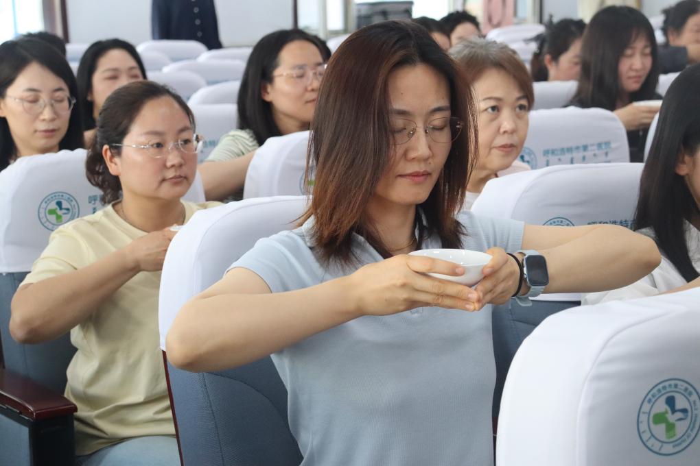 茗香致白衣 非遗暖杏林