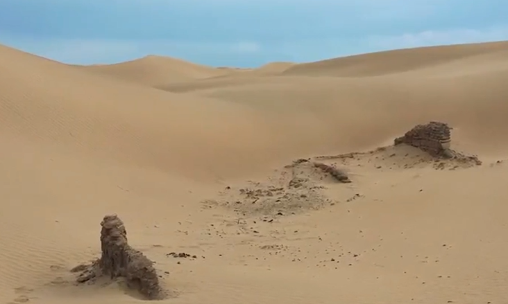 跟着老李看居延丨沙漠白宫