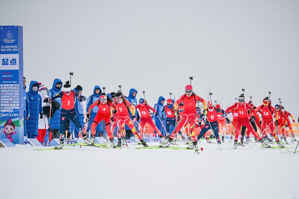 全冬会冬季两项公开组女子12.5公里集体出发赛况