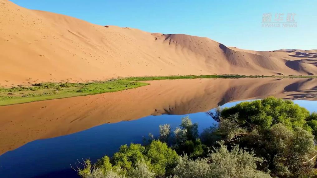 60秒帶你看巴丹吉林沙漠—沙山湖泊群