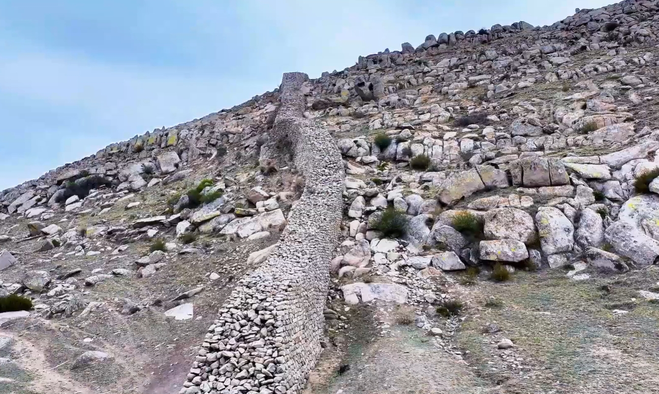 草原宝藏丨文化学者蒙曼探访秦长城