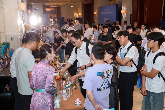 1750333744898973.jpg 11.观展环节.jpg