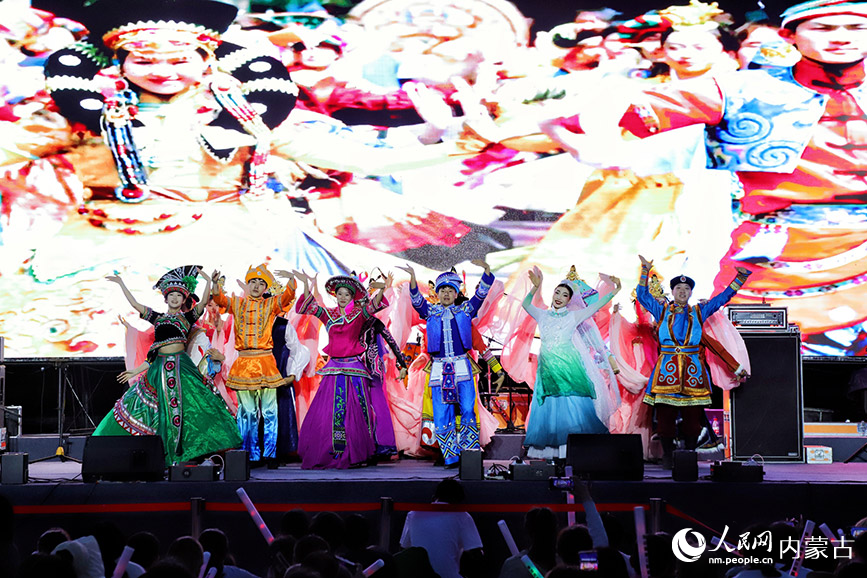 2025赛罕区第四届小草音乐季活动启幕。实习生 韩飞月摄