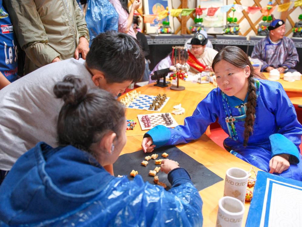 那达慕成四方游客好去处