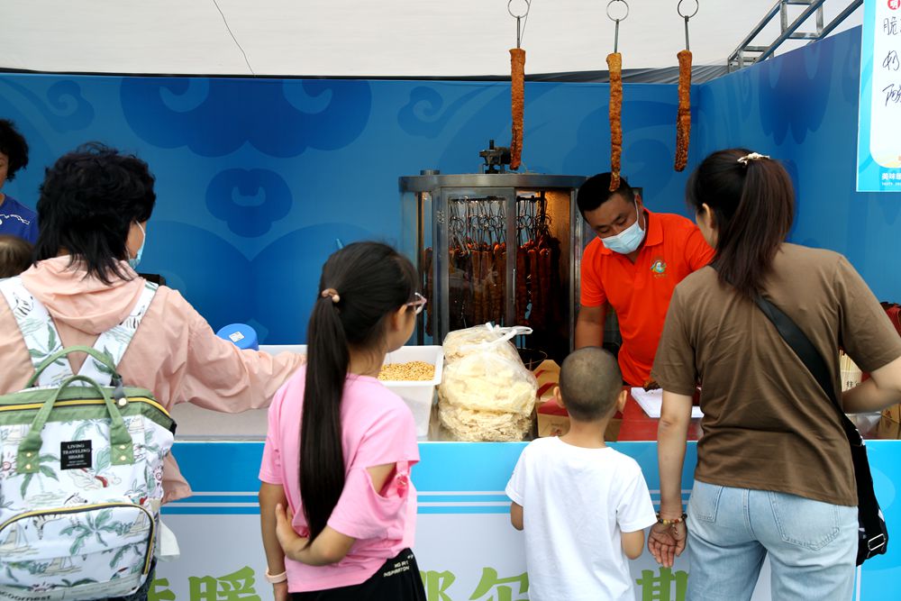 内蒙古鄂尔多斯：美食文化周激发消费新动能