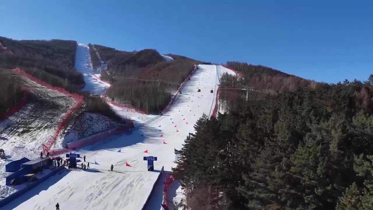 单板滑雪世界杯美林站精彩开赛