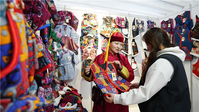 满洲里：三国好物聚边城 冰雪盛会启新篇