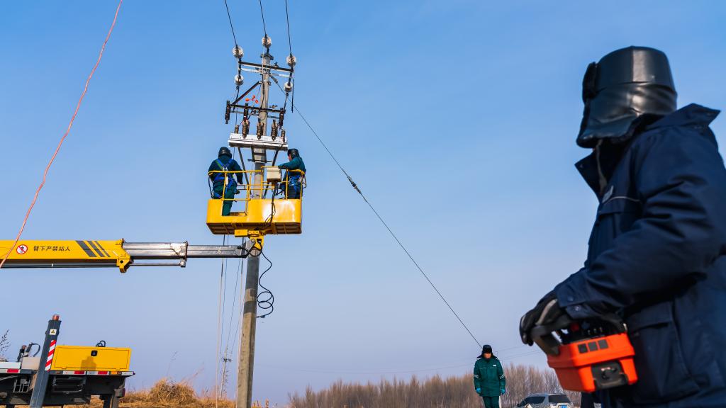 内蒙古科右中旗：鏖战寒冬保供电