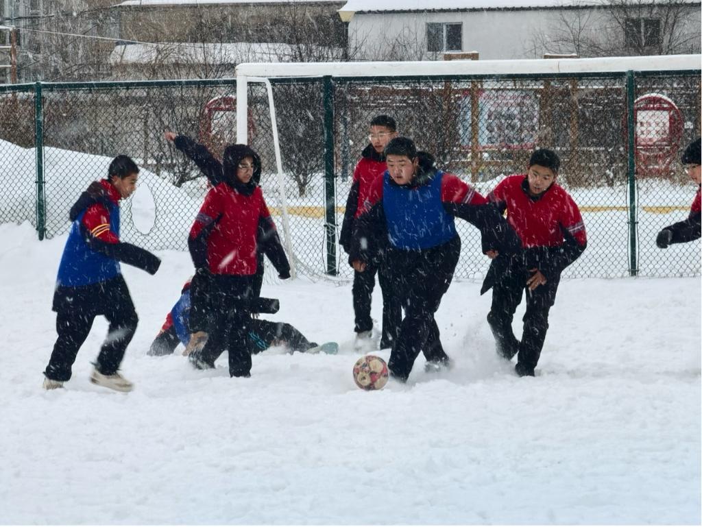 内蒙古莫旗：中小学生解锁冬日运动新体验