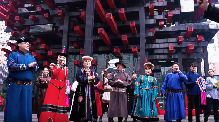 山城遇冰雪   热辣会林都  