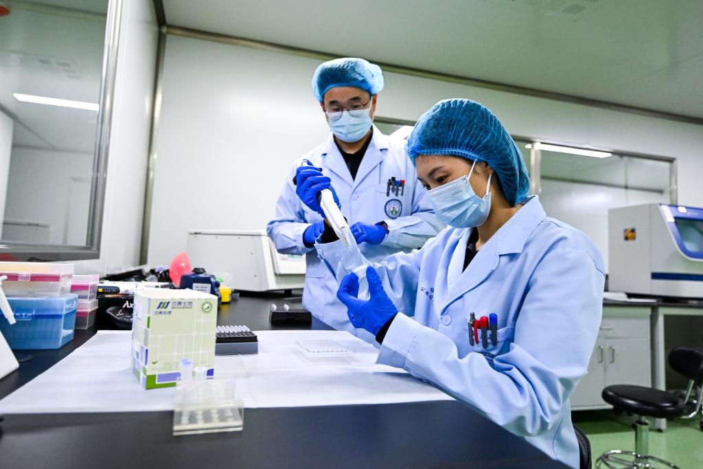 他们，为“国家的孩子”寻亲