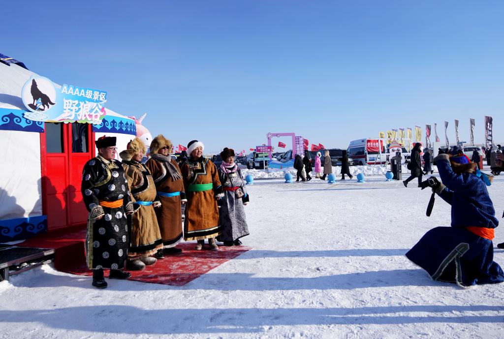 乌拉盖第三届冰雪文旅主题活动开幕