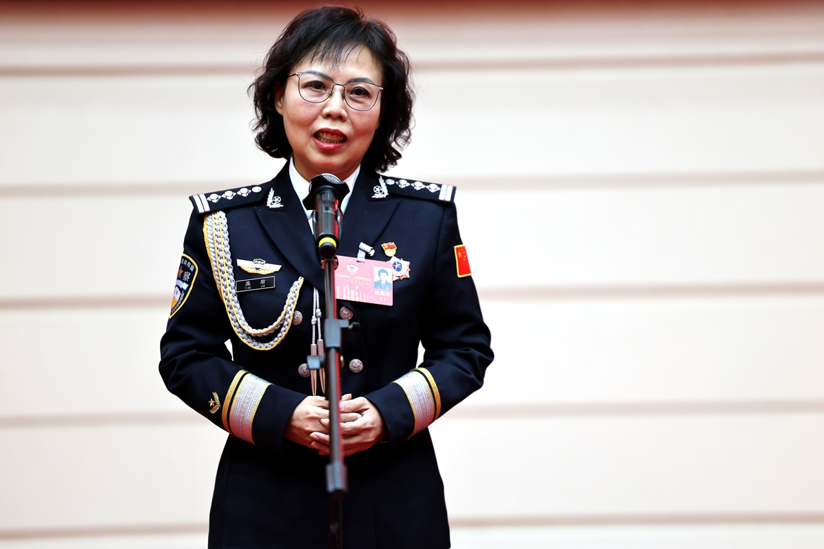 读懂内蒙古丨政协委员英君：语言相通促交融 文化相融聚同心