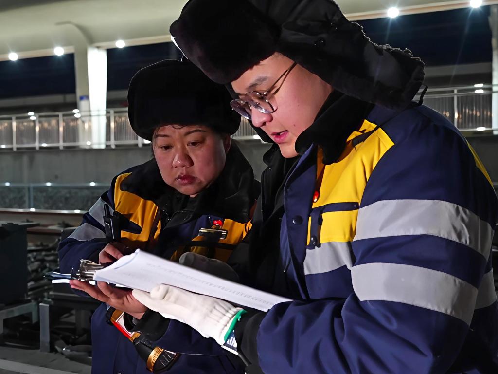 凌晨的凌晨：守护旅客平安回家路