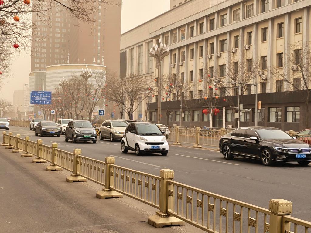 内蒙古：风雪降温齐至 多个景区临时关闭