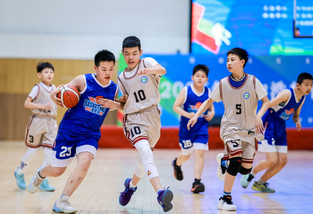 2026年呼和浩特市中小学生篮球比赛开赛