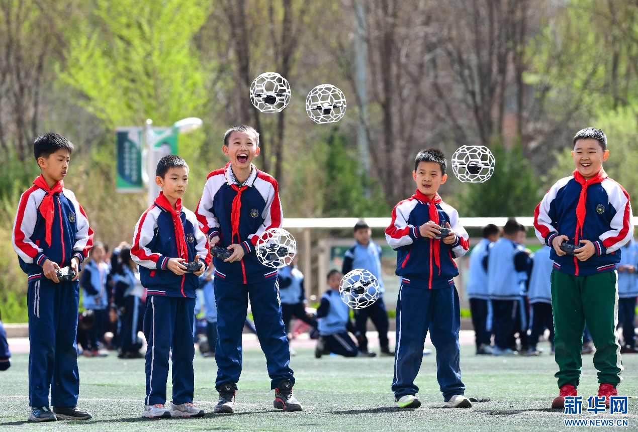 内蒙古呼和浩特：活力课间 健美童心