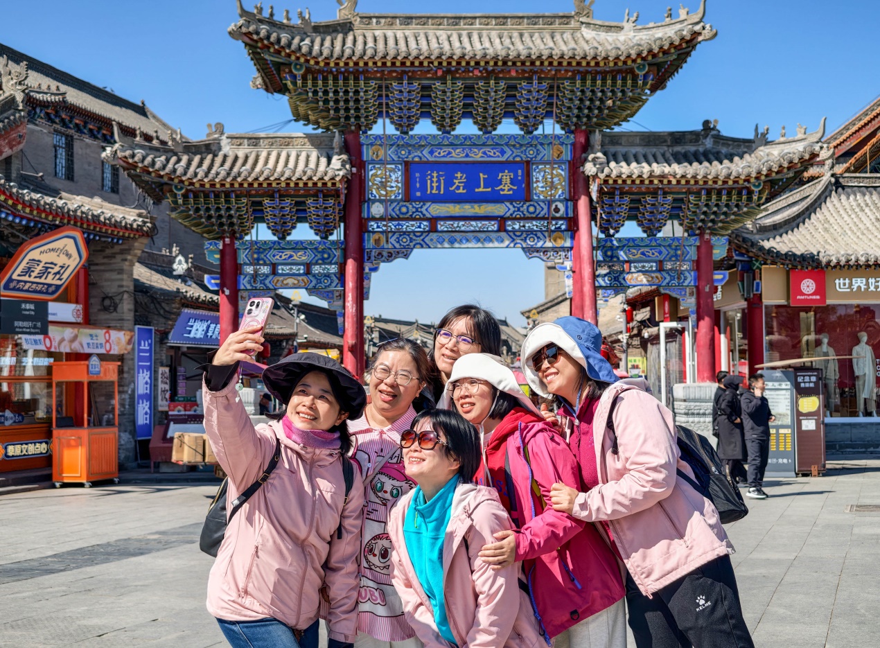 呼和浩特：“五一”假期临近 旅游市场升温