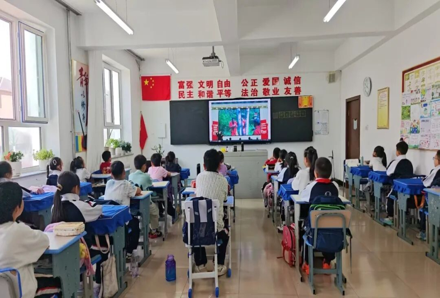 森工集团工会联合学校开展劳模宣讲进校园活动