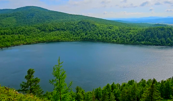 林海碧水间 邂逅阿尔山22℃的夏天