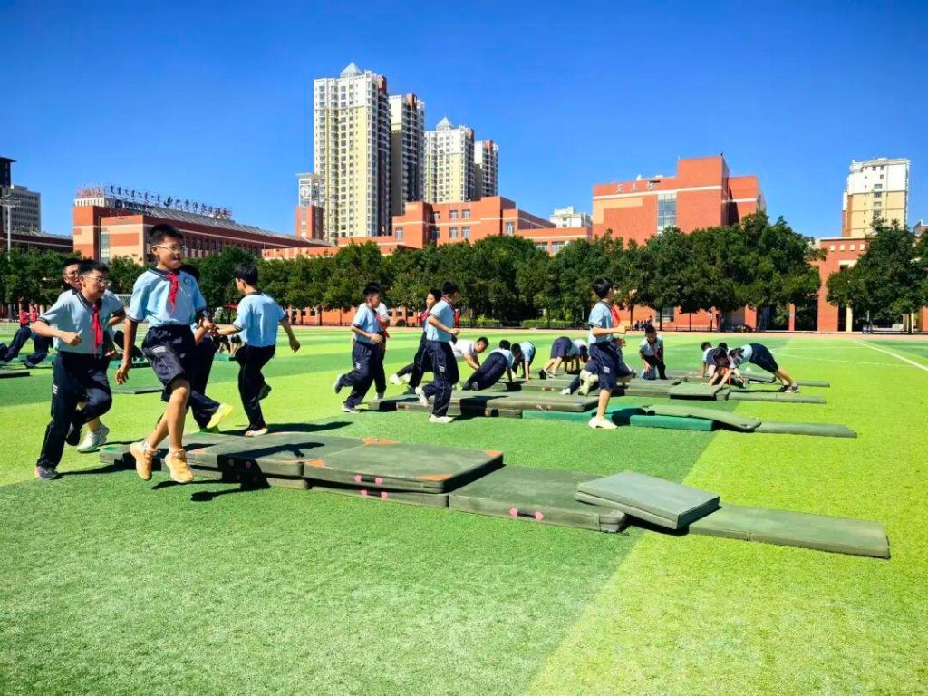 足球名师培训暨样板体育课推广在巴彦淖尔启动