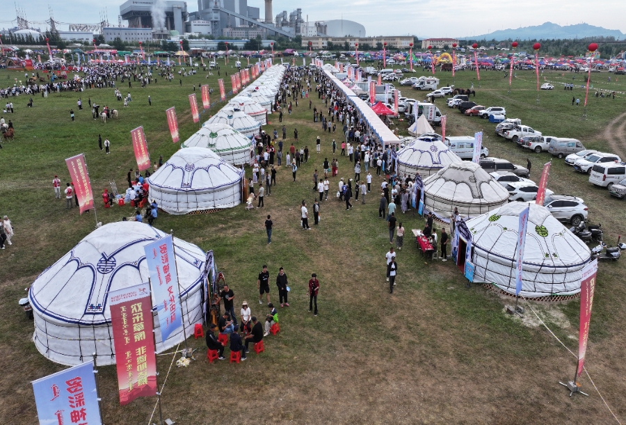 那达慕会场有“非遗一条街”