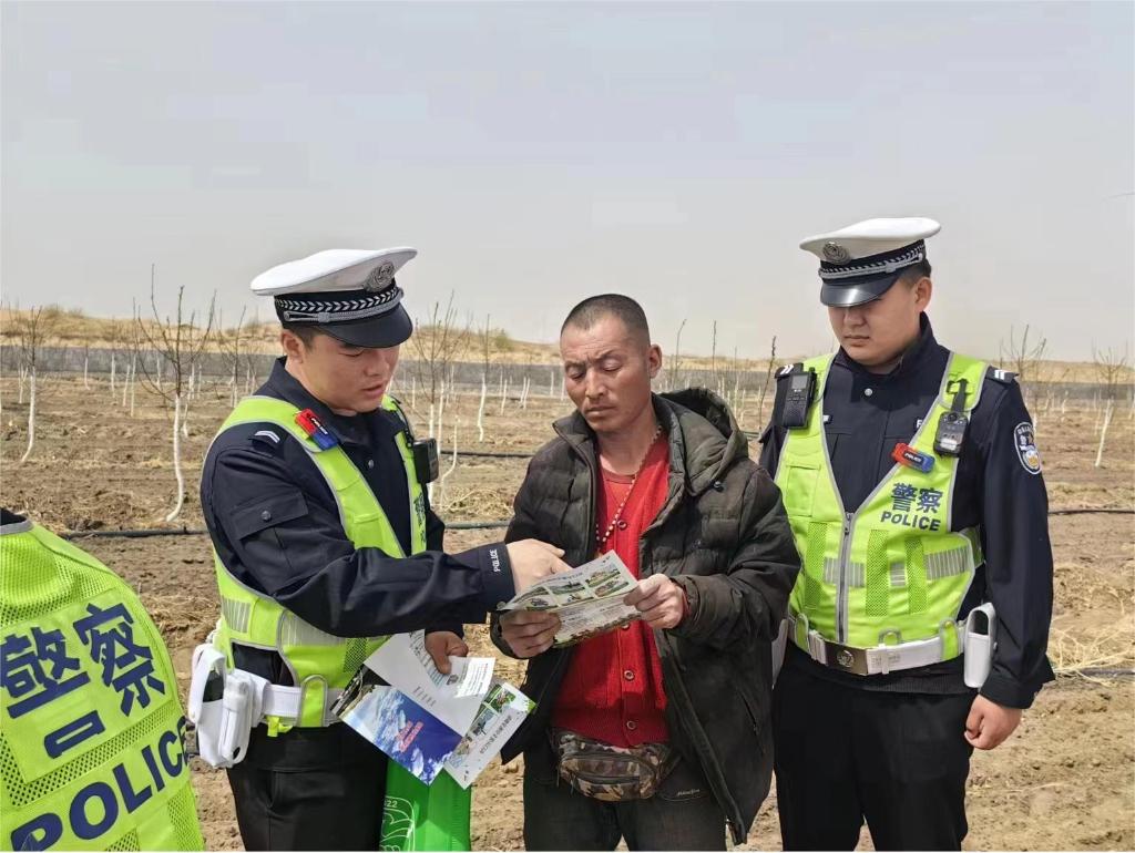 奈曼交警:多措并举 护农保耕 —— 新华网内蒙古频道