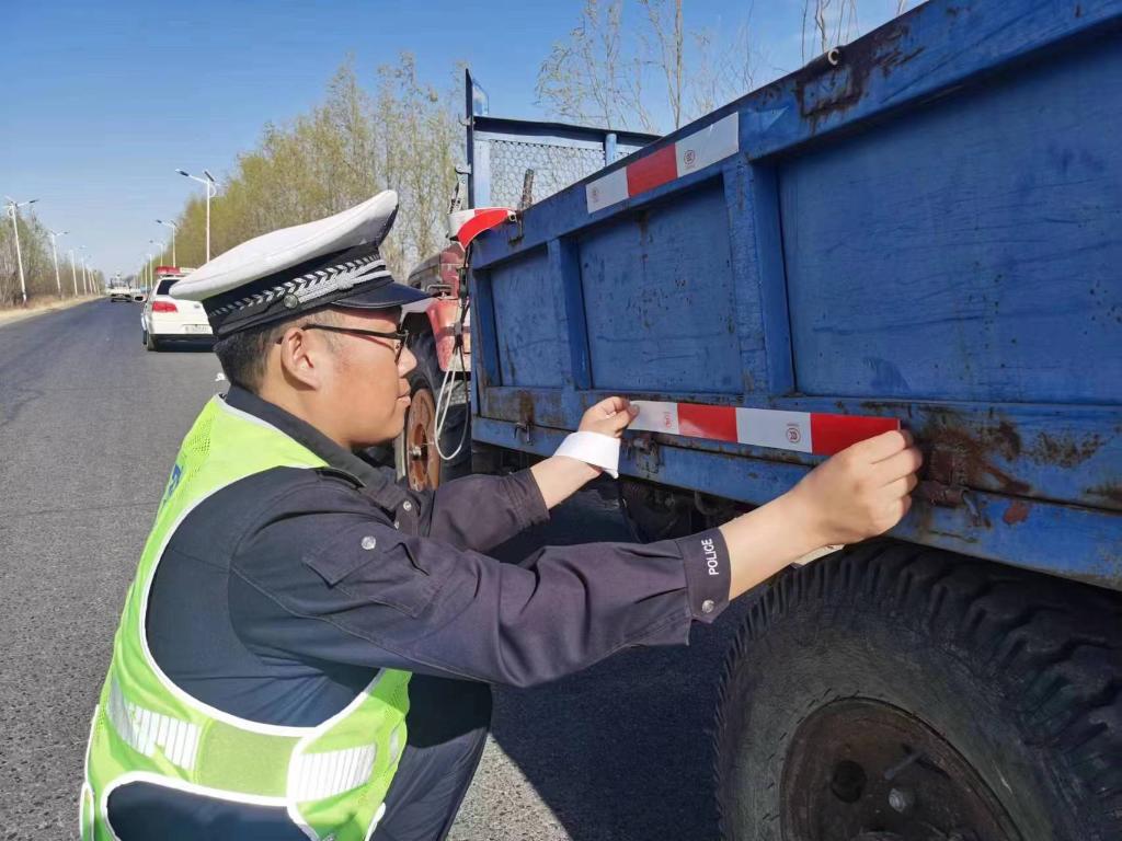 奈曼交警:多措并举 护农保耕 —— 新华网内蒙古频道