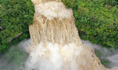 貴州黃果樹瀑布出現入秋以來最大洪峰