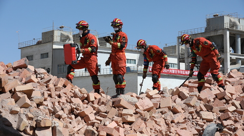 呼和浩特市消防救援支队完成实战拉动演练
