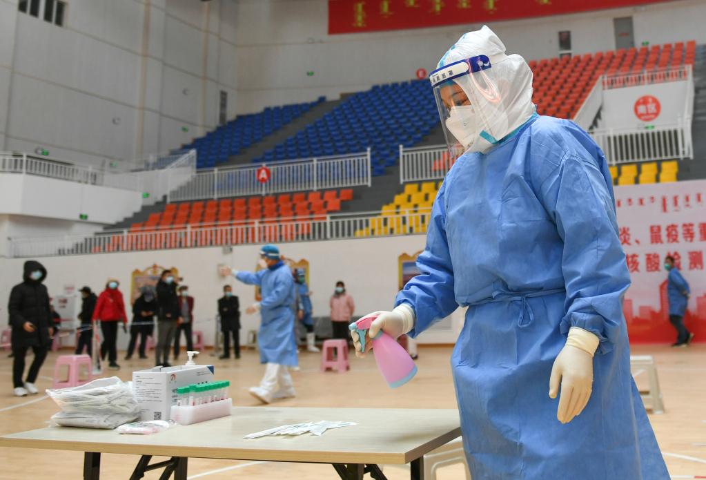 內蒙古阿拉善對所有防疫人員每日核酸檢測嚴防感染