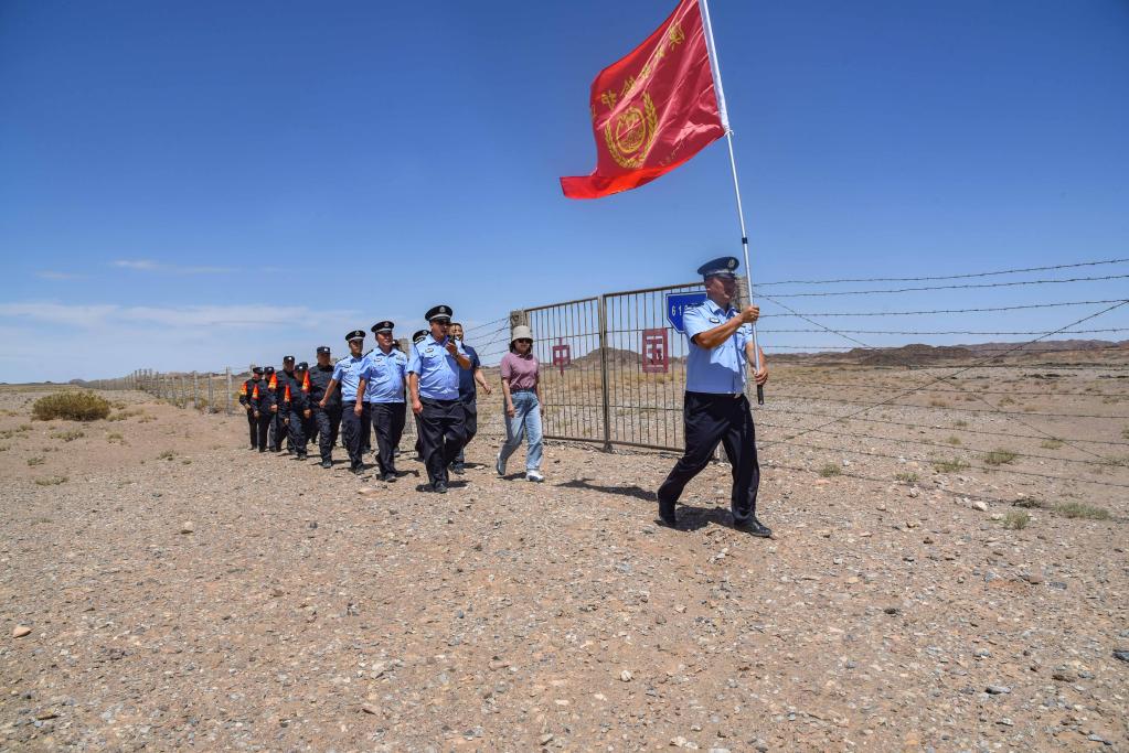 內蒙古阿拉善成立“漠北駝鈴”護邊隊