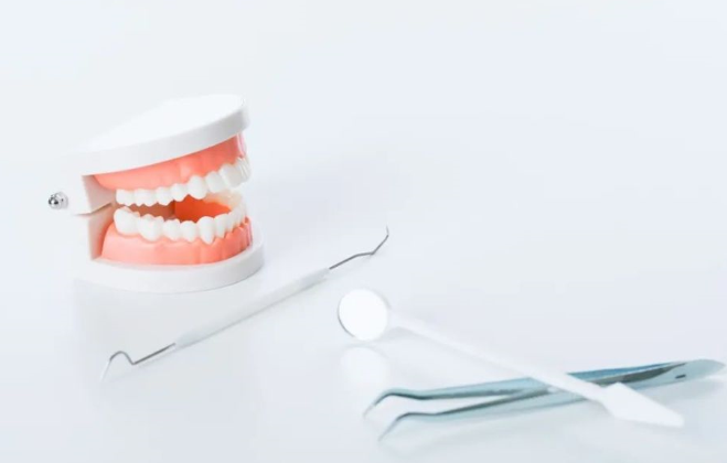 牙龈出血是牙周病的早期信号
