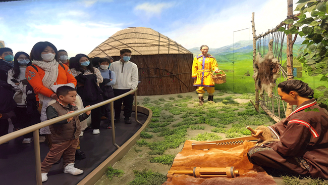 粵蒙“百萬人互遊”團“打卡”內蒙古博物院