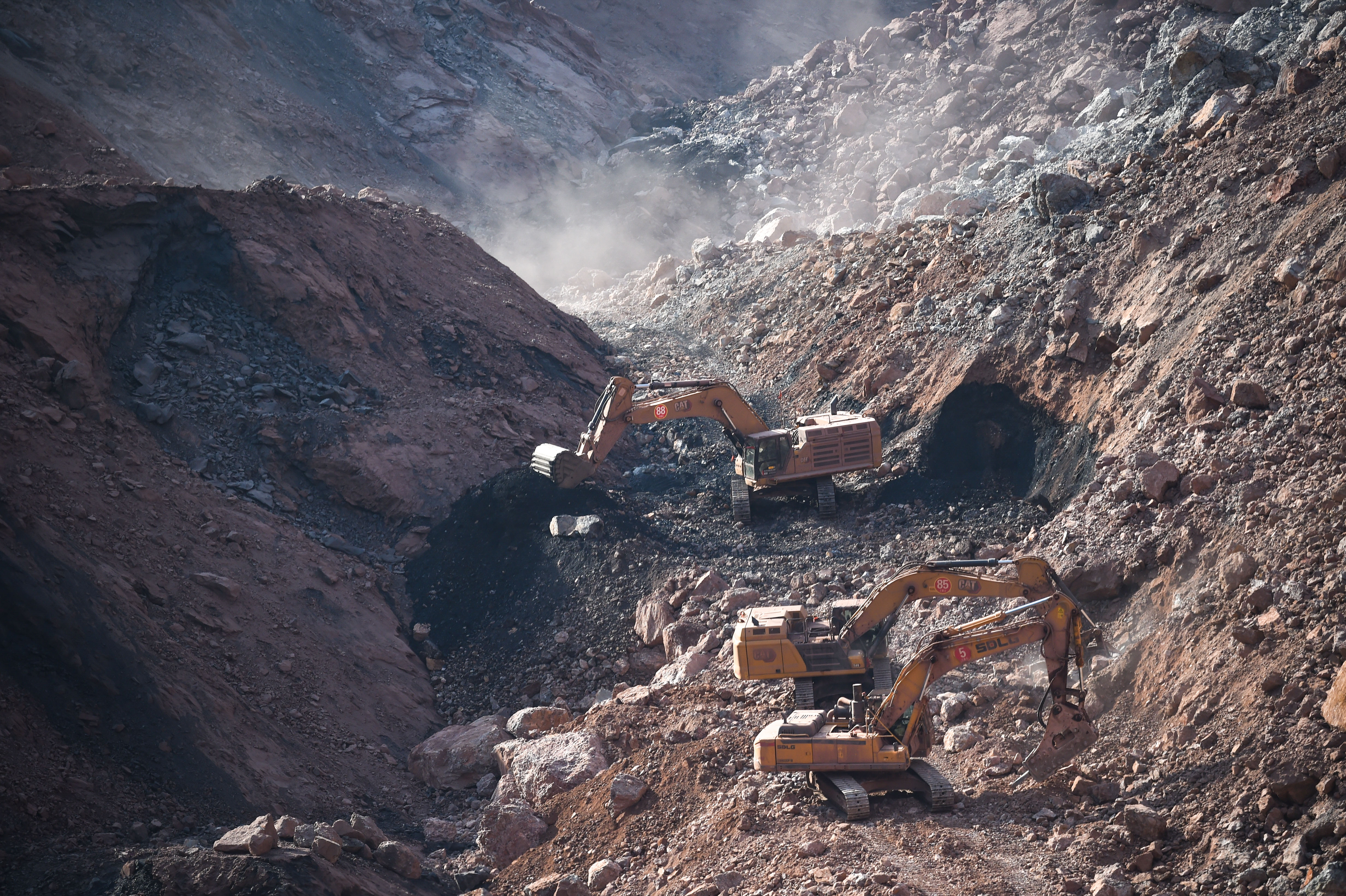 習近平對內蒙古阿拉善左旗一露天煤礦坍塌事故作出重要指示