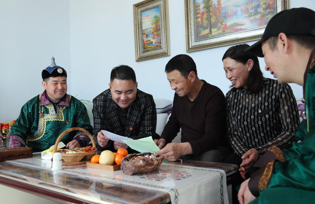 內蒙古西烏珠穆沁旗：基層黨組織助力鄉村振興