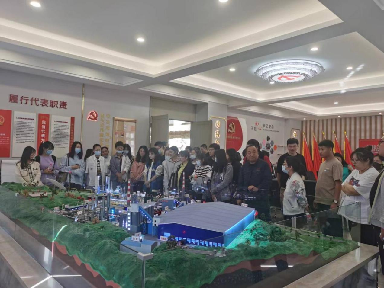 包头市石拐区:开创"同学时刻"模式培养建功立业"尖兵"- 新华网内蒙古