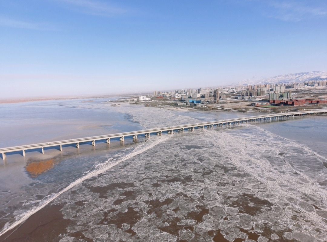 黄河乌海段,流凌!- 新华网内蒙古频道